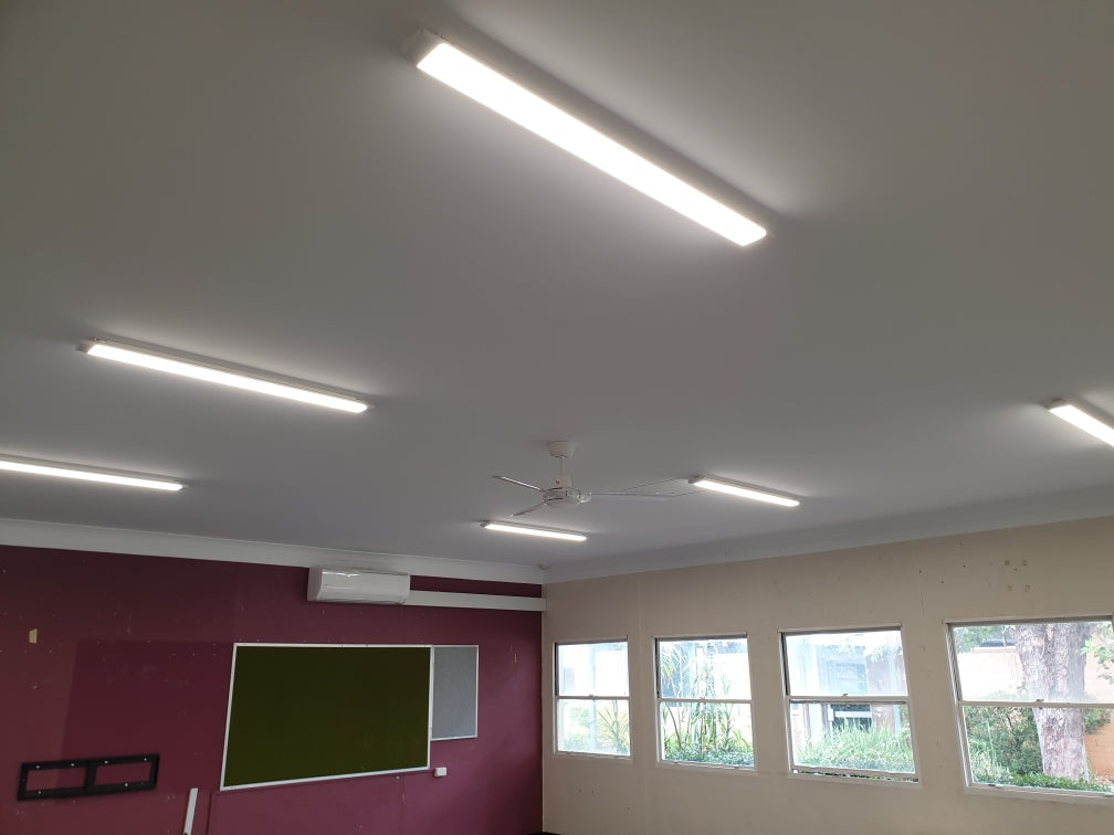 BA Series Surface LED Batten 20W 600mm Integrated Power